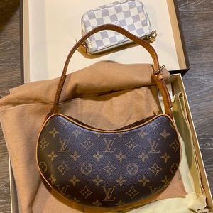 ❣️SOLD❣️ Louis Vuitton Pochette Croissant PM